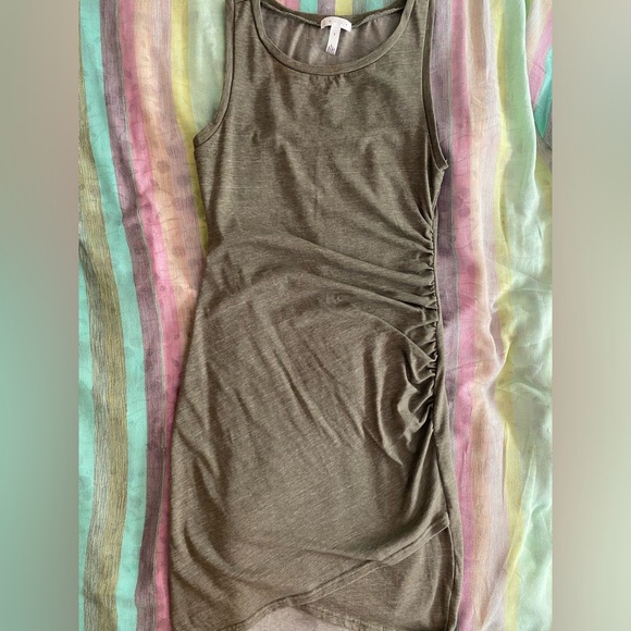 Leith ruched bodycon dress - Picture 2 of 3